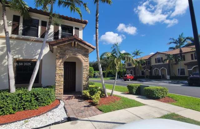 Photo of 3223 SE 4th Ct