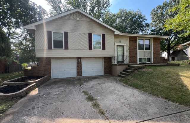 Quiet Cul-de-Sac Home with Bonus Room  Big Backyard!