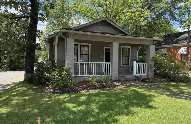 Photo of 1700 N Taylor Street