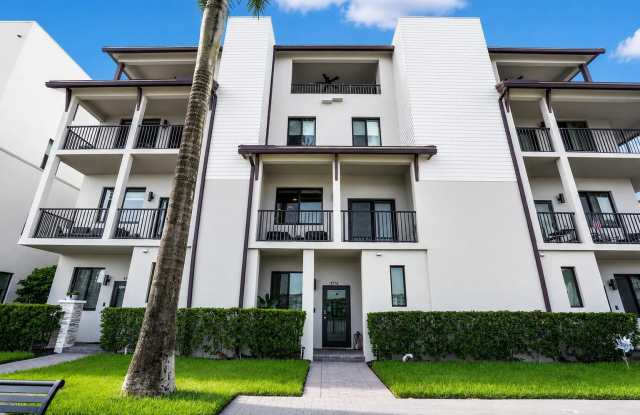 4716 NW 84th Court