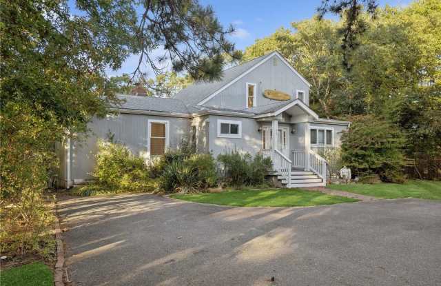 Photo of 25 Blue Jay Way