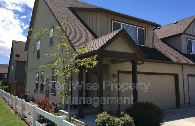 2885 SW Indian Circle