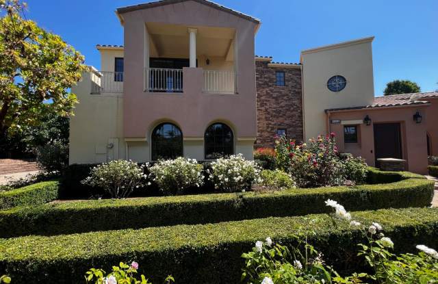 Hidden Gem at the End of the Cul-de-Sac!