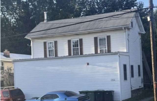 256 E Washington Ave