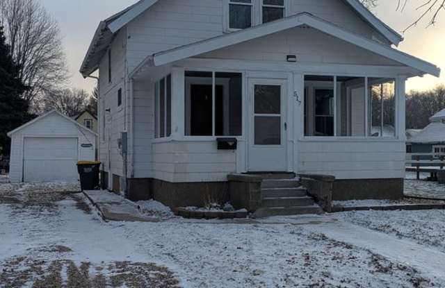 Photo of 3 Bedroom 1 bath home with lots of updates!