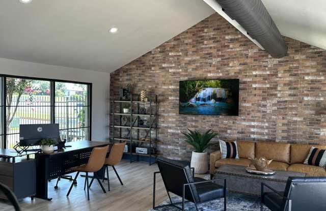 Autumn Breeze Apartments