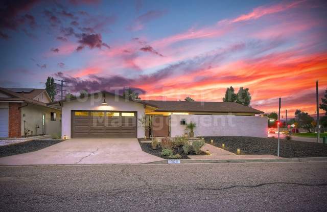 ***Completely Remodeled 3 bed+ Bonus Room, 2 bath House in the Heart of San Marcos***