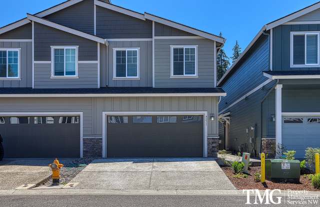 3 Bedroom, 2.5 Bath Townhome In Ridgefield!