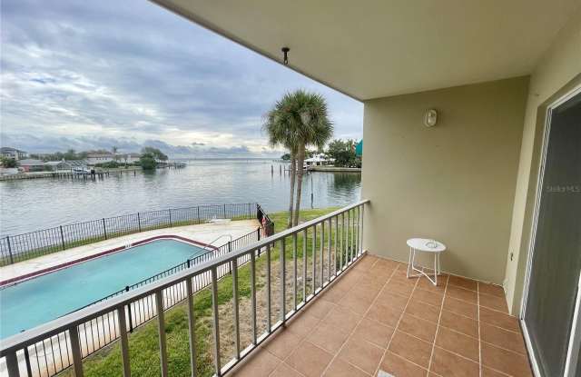 Photo of 1361 SNELL ISLE BOULEVARD NE