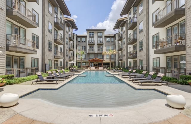 park manor apartments dallas