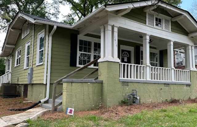 Photo of 3 bed 2 bath in Atlanta!