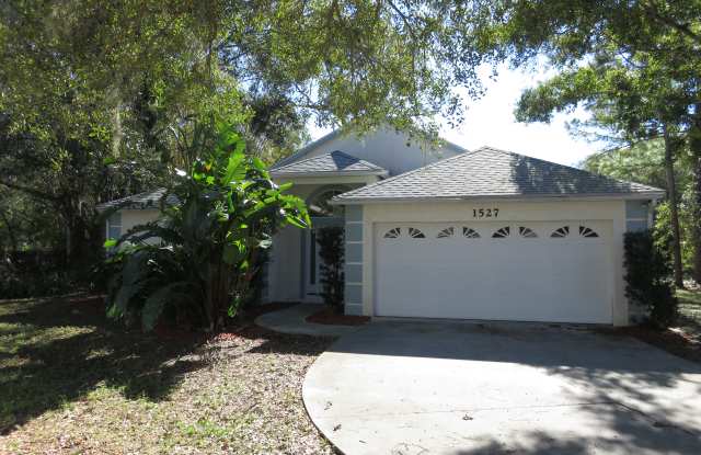 1527 Count Nicholas Ct