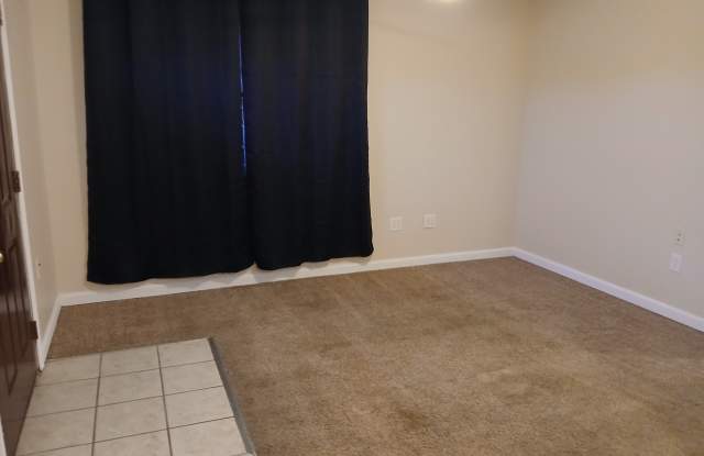 Photo of 211-4 Greenbriar Rd