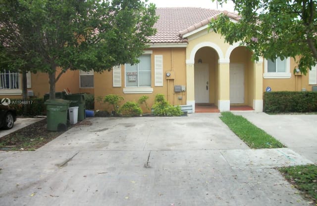 74 SW 15th Ter - 74 SW 15th Ter, Homestead, FL 33030