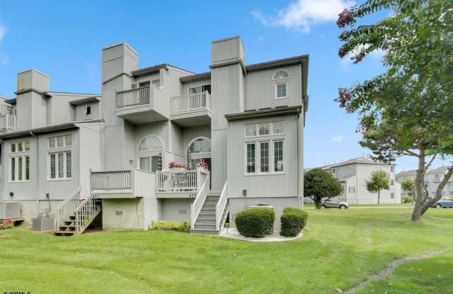 433 Albacore Ln