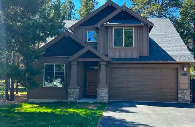Large Gorgeous Home in Crescent Creek - 16537 Beesley Place, La Pine, OR 97739