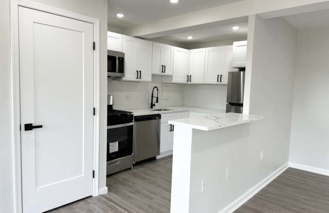 Kings Park Plaza Apartment Homes