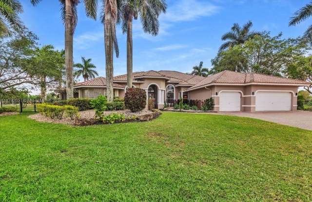 Photo of 2534 Poinciana Dr