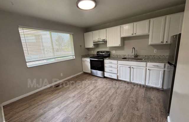 1731 East Holladay BLVD