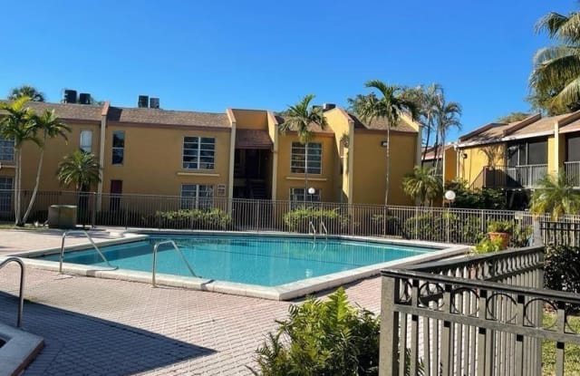 4423 Treehouse Ln Apt 21C - 4423 Treehouse Lane, Tamarac, FL 33319