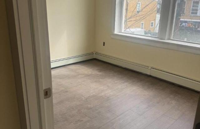 213 Harrison Ave
