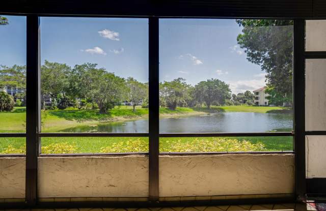 7472 La Paz Boulevard