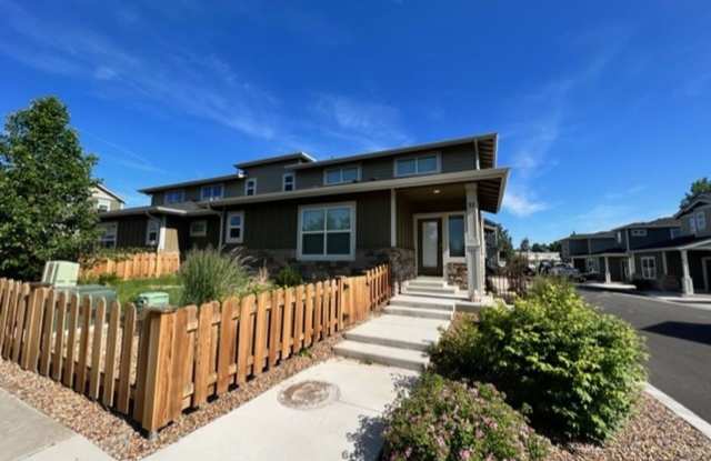 2755 SW Greens Blvd #13