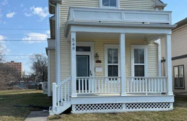 Photo of 549 N Belmont Avenue