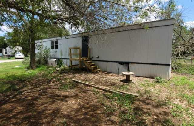 2 BD 1 BA Mobile in Quiet Park Available Now!