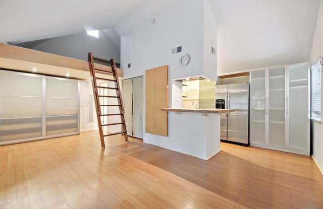 Photo of West Campus 1x1