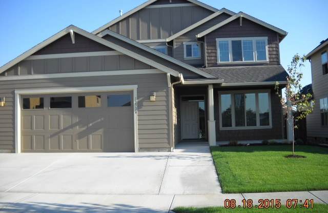 Stunning 4BD Home in North Image - 12724 Northeast 53rd Street, Vancouver, WA 98682