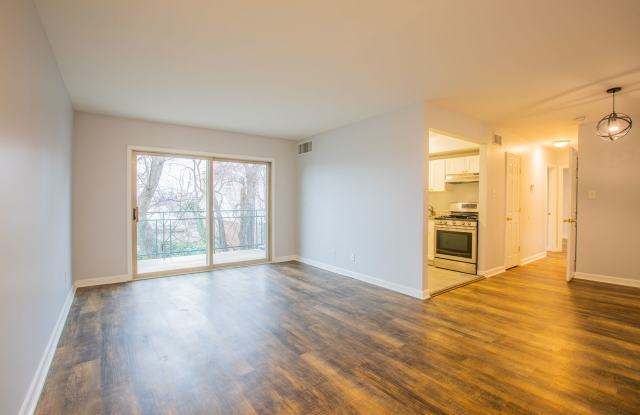 Lovely 2 BR/1 BA Condo in Barry Farms! - 2608 Wade Road Southeast, Washington, DC 20020