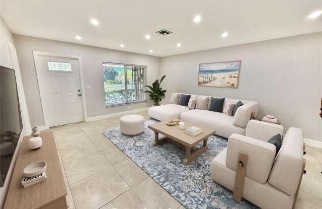 Photo of 2210 NE 54th St