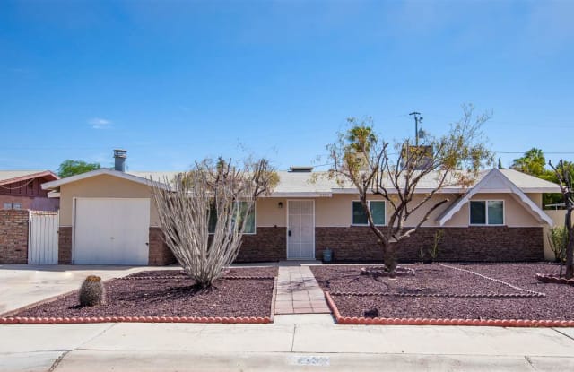 2733 S FRESNO AVE - 2733 South Fresno Avenue, Yuma, AZ 85364