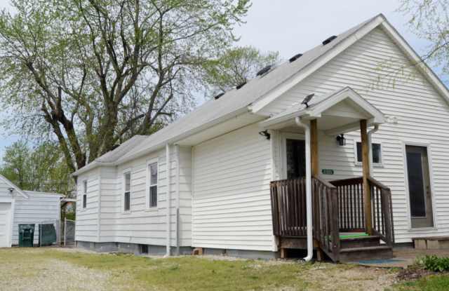 2305 North Maplewood Avenue - 1