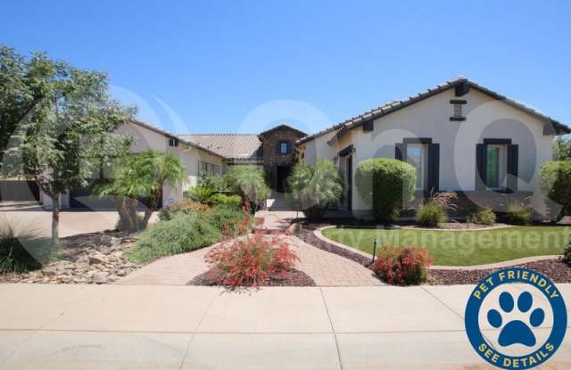 2831 East Oriole Drive