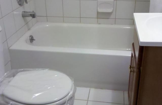 7850 OXFORD Avenue unit: 4