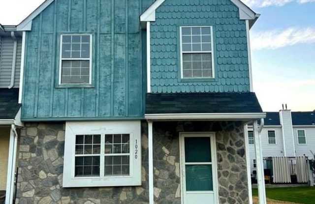 Photo of 1020 HILLSBORO COURT