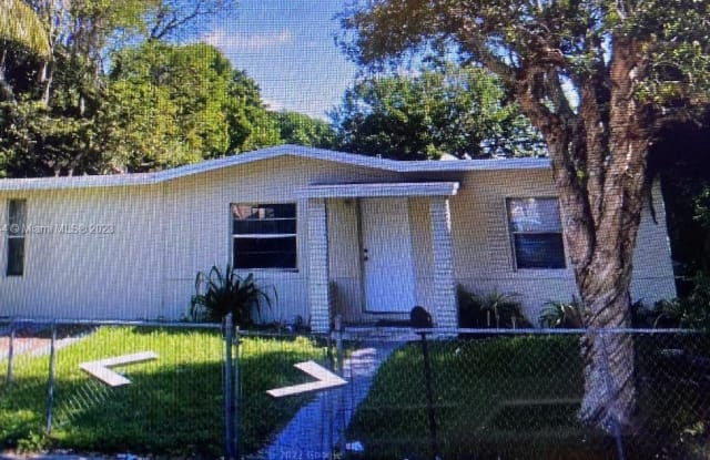 13845 NW 5th Ave - 13845 Northwest 5th Avenue, North Miami, FL 33168