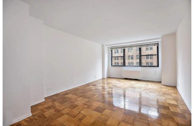 225 E 36th St Apt 9C