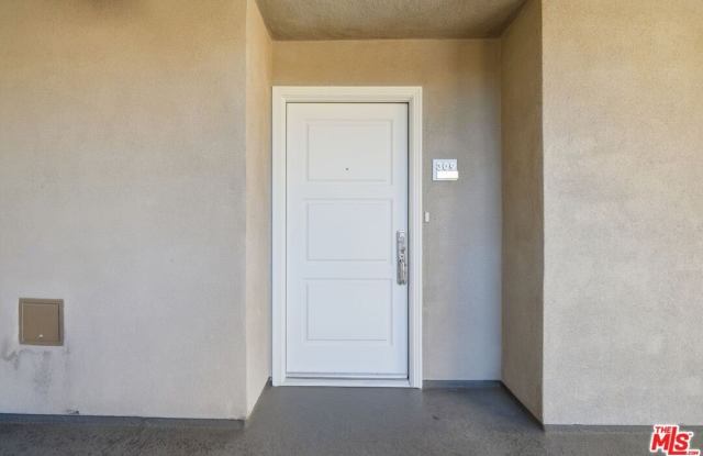 4424 Whitsett Ave unit: 309