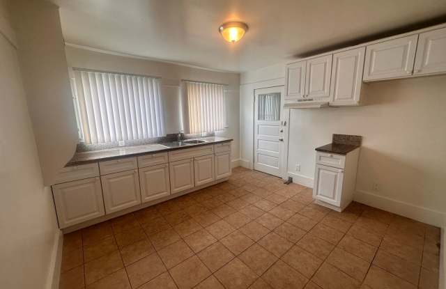 2 Bedrooms / 1 Bath / West Hollywood