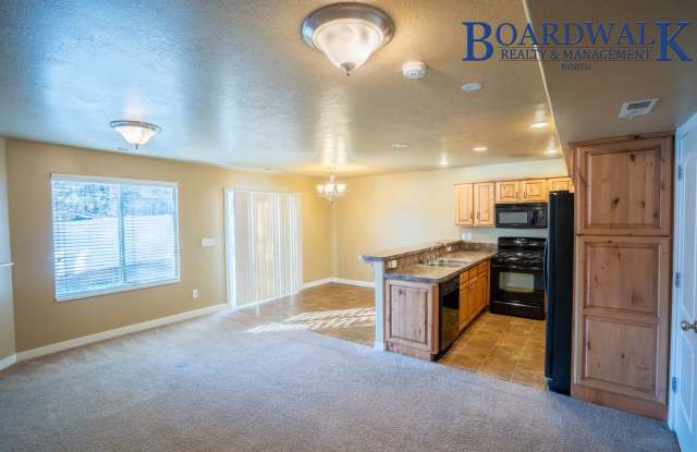 3 Bed 3 Bath in Layton