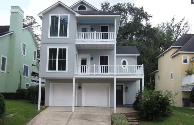 3 Level home 3 BD/ 2.5 BTH - 6350 D'Olive Court, Daphne, AL 36526