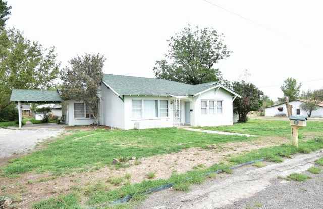 207 E Stockton Ave