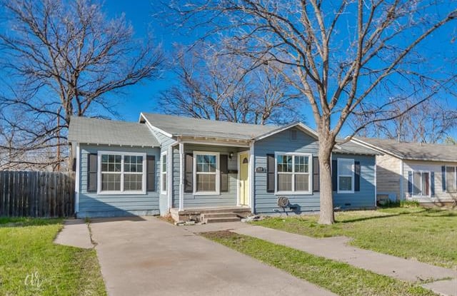 2618 S 22nd Street - 2618 South 22nd Street, Abilene, TX 79605