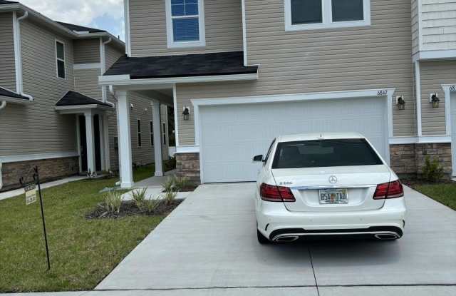 Photo of 6847 MIRAGE Street