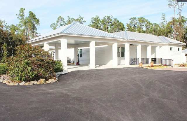 ***ANNUAL UNFURNISHED RENTAL***3 BEDS/2 BATHS**PRIVATE BACKYARD***