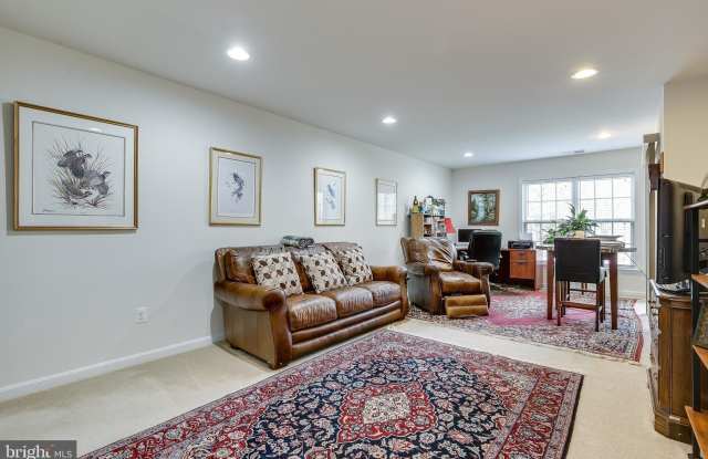 42726 OGILVIE SQUARE