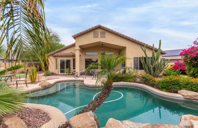 Stunning 3-Bedroom Home with Resort Backyard, Pool, and Spa in Ideal Location!